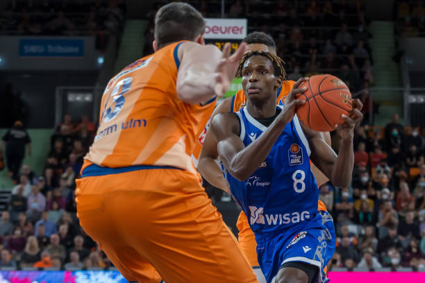 一个健康且 一个健康且