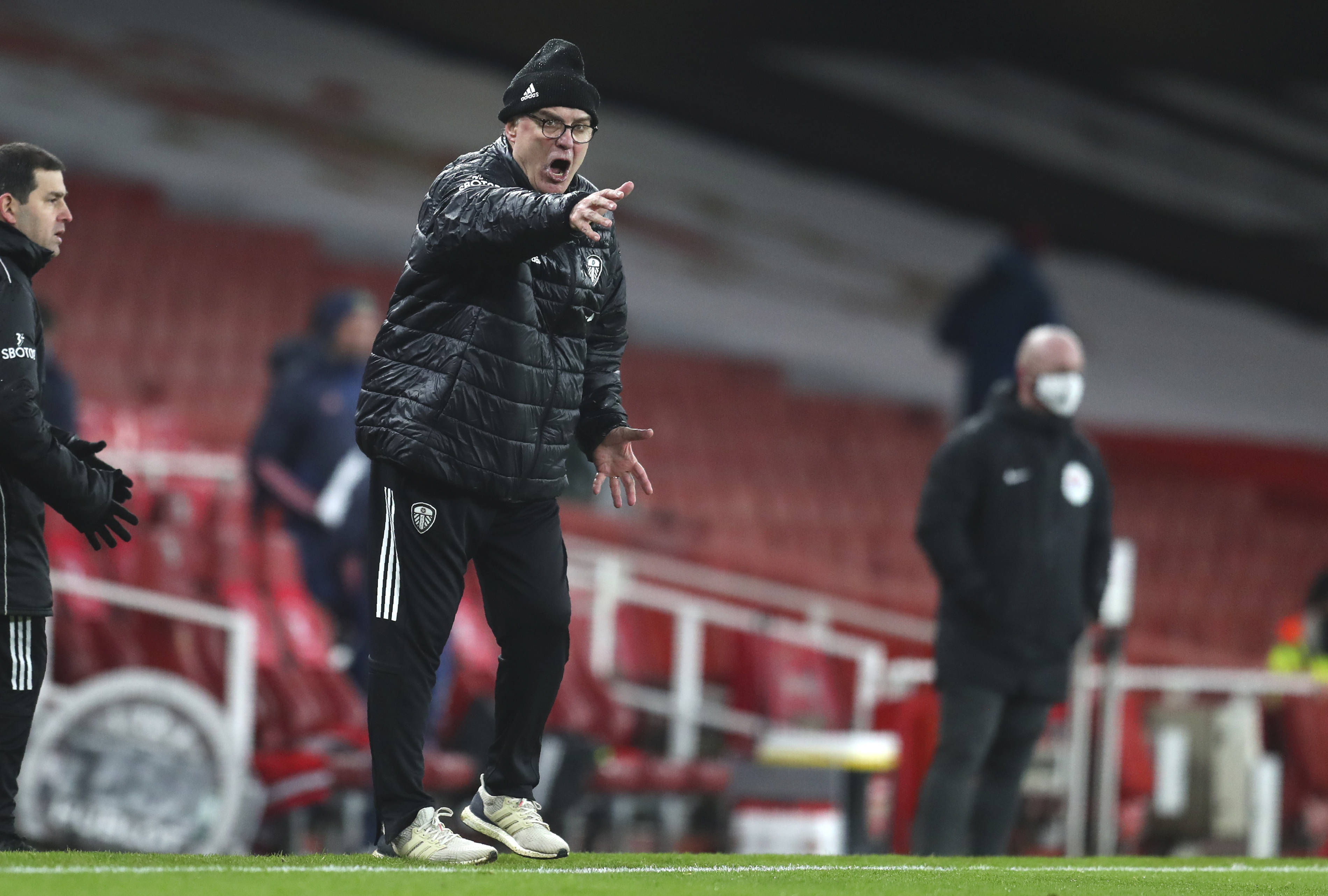 先不仅仅依 先不仅仅依