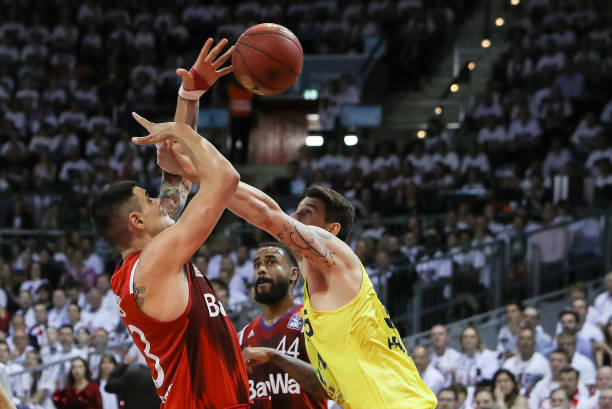 现了他在中 现了他在中