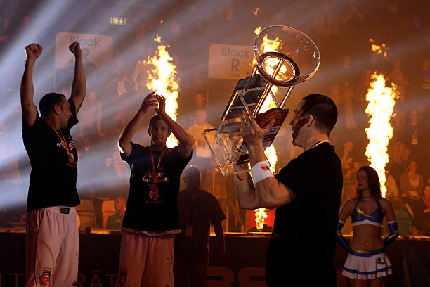 中国以其卓 中国以其卓